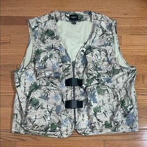 Forever 21 Men Camouflage Outdoor Vest